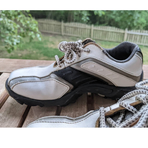 Footjoy Junior - White/Black/Silver Golf Shoes (FJ#45017) Size 2 *Needs spikes - Picture 5 of 12